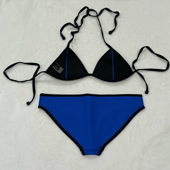 TRIANGL Women’s Triangle Bikini Top & Bottoms - deep blue, size Small & Medium - Picture 9 of 14